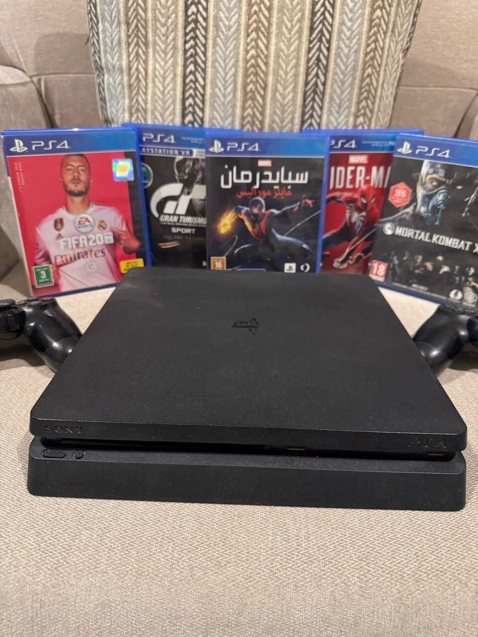 SAR 1000, Ps4 Silm 1000 GBs