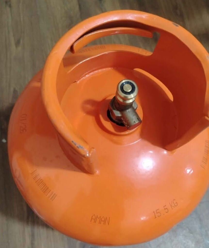 SAR 225, Gas Cylinder