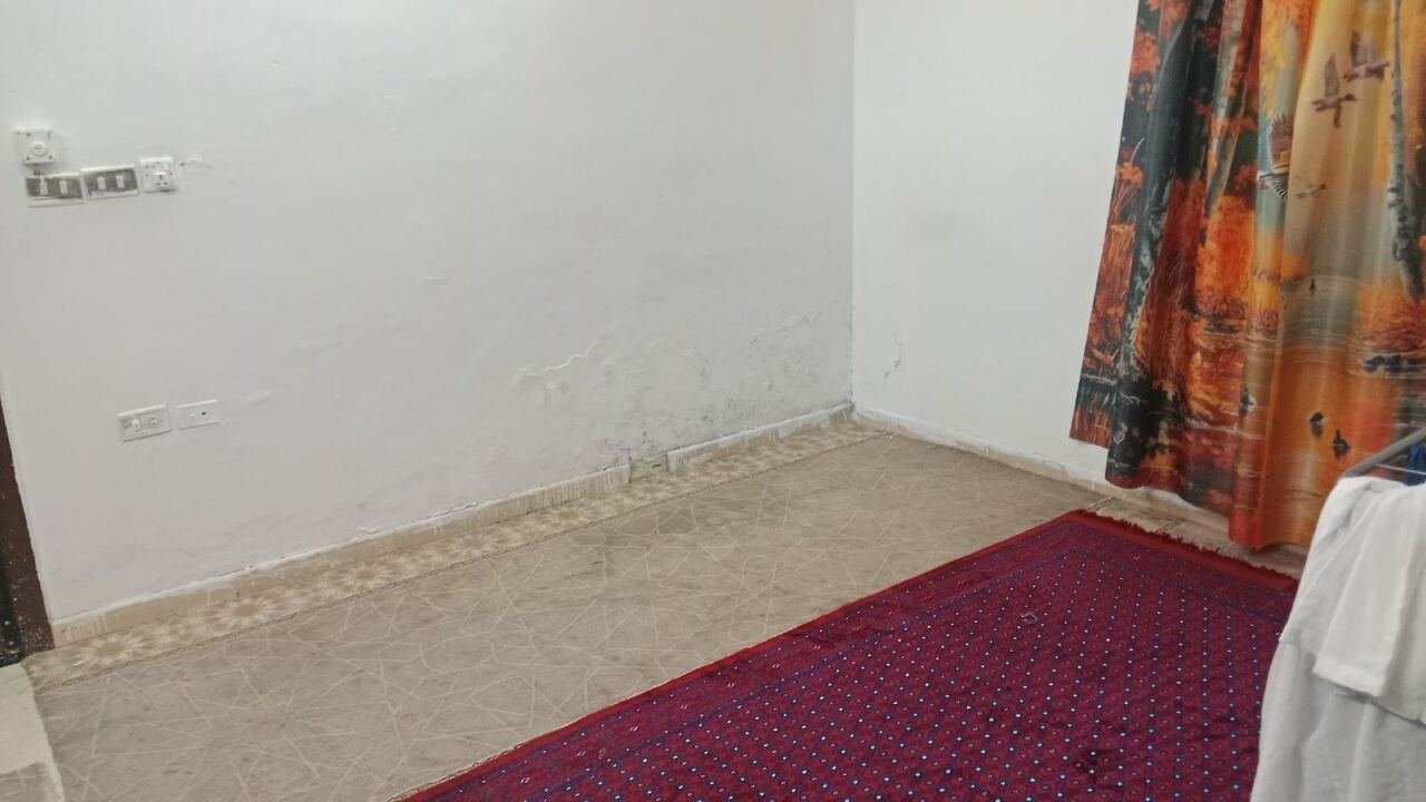 SAR 500/month, I Am Offering A Bed Space On Sharing Room For A Pakistani / Indian Decent Educated Person