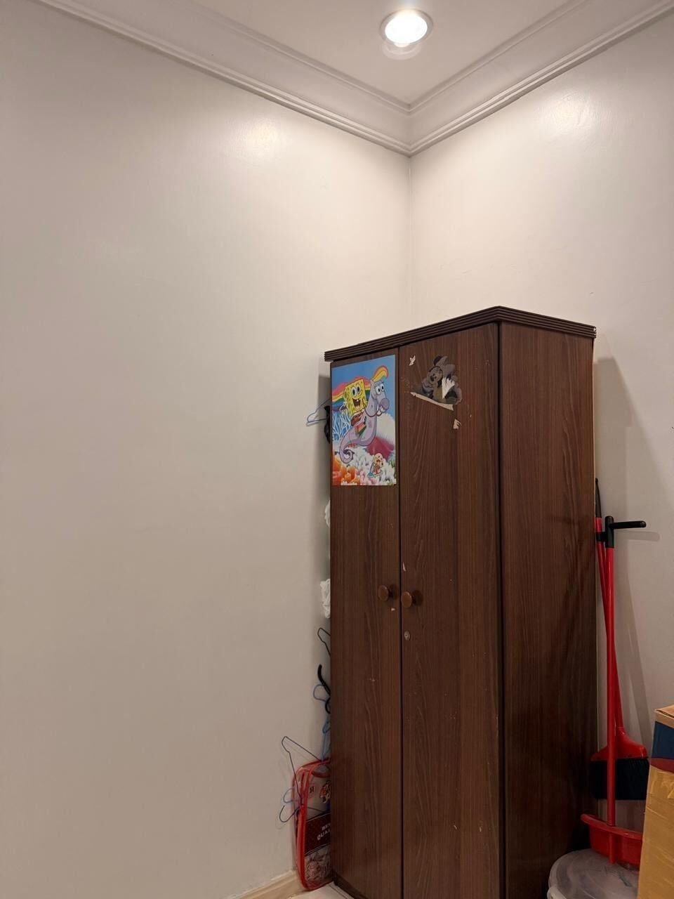 SAR 800/month, Furnished, 3 BR, Executive Room With Private Washroom In 3BHK Flat – Prime Location