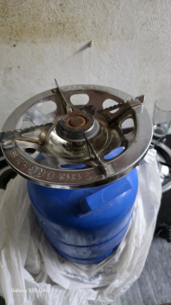 SAR 100, Small Gas Cylinder With Stove ,good Condition Like A New