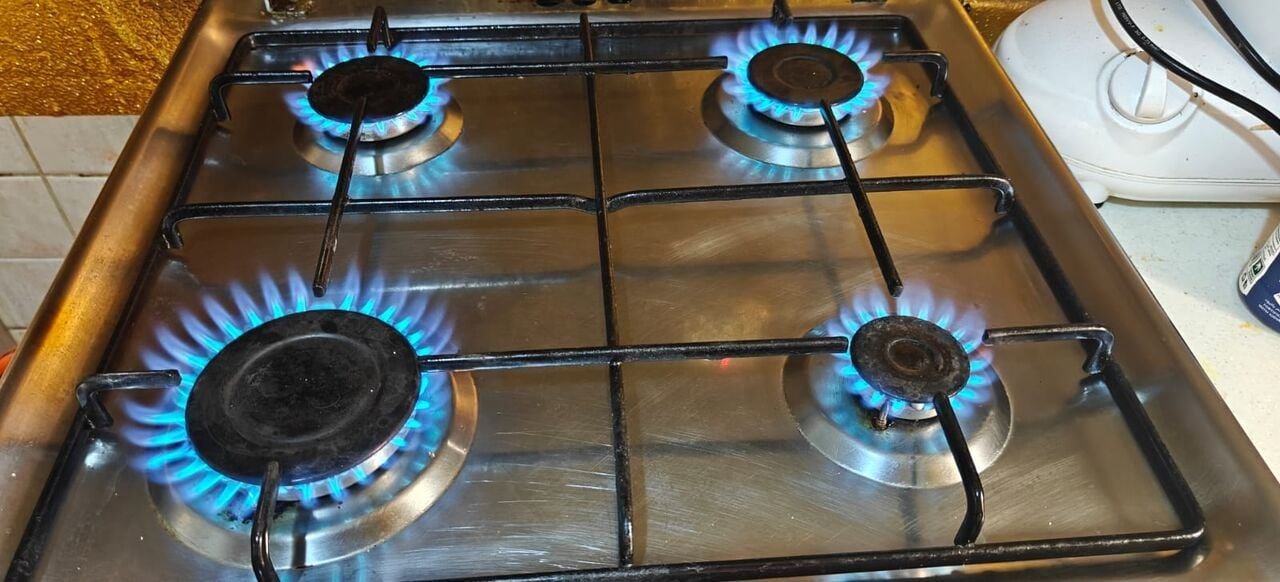 SAR 400, Excellent Condition 4 Burner Stove