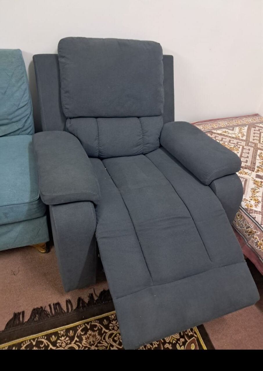 SAR 400, Recliner Sofa And Microwave Oven For Sale