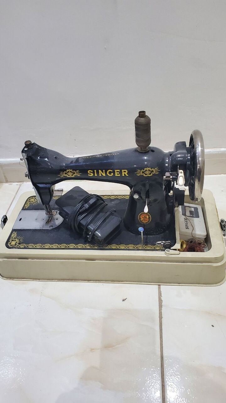 SAR 150, Singer Stiching Machine With Paddle