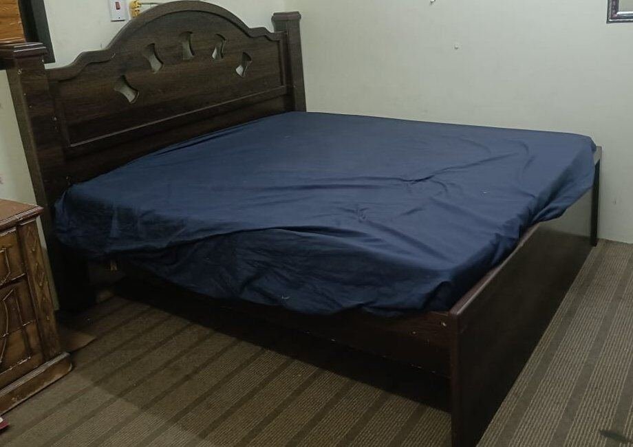 SAR 250, BED SET + WARDROBE – URGENT SALE