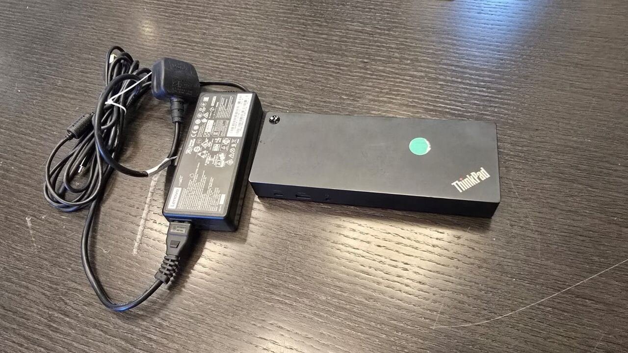 SAR 270, ThinkPad Hybrid USB -C With USB-A Dock Type:40AF Including Power Supply
