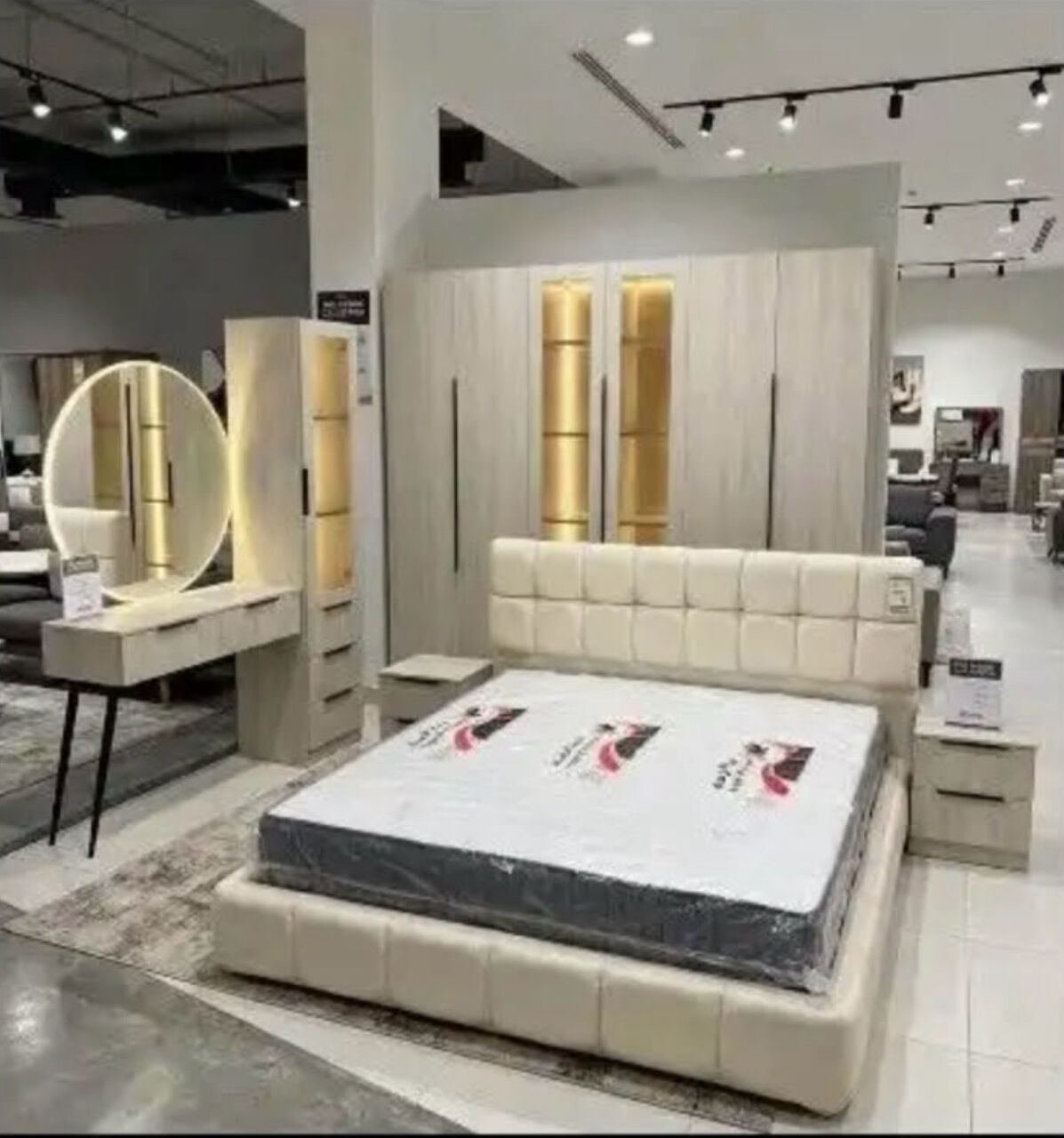 SAR 5, Luxury Bedroom Furniture Sets With Best Quality Are Available For Sale At Affordable Price