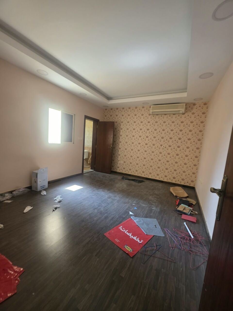 SAR 31000/year, 3 BR, 3 Bedrooms, A Living Room, 4 Bathrooms, And A Kitchen, Four Floor,elevator Available Vent
