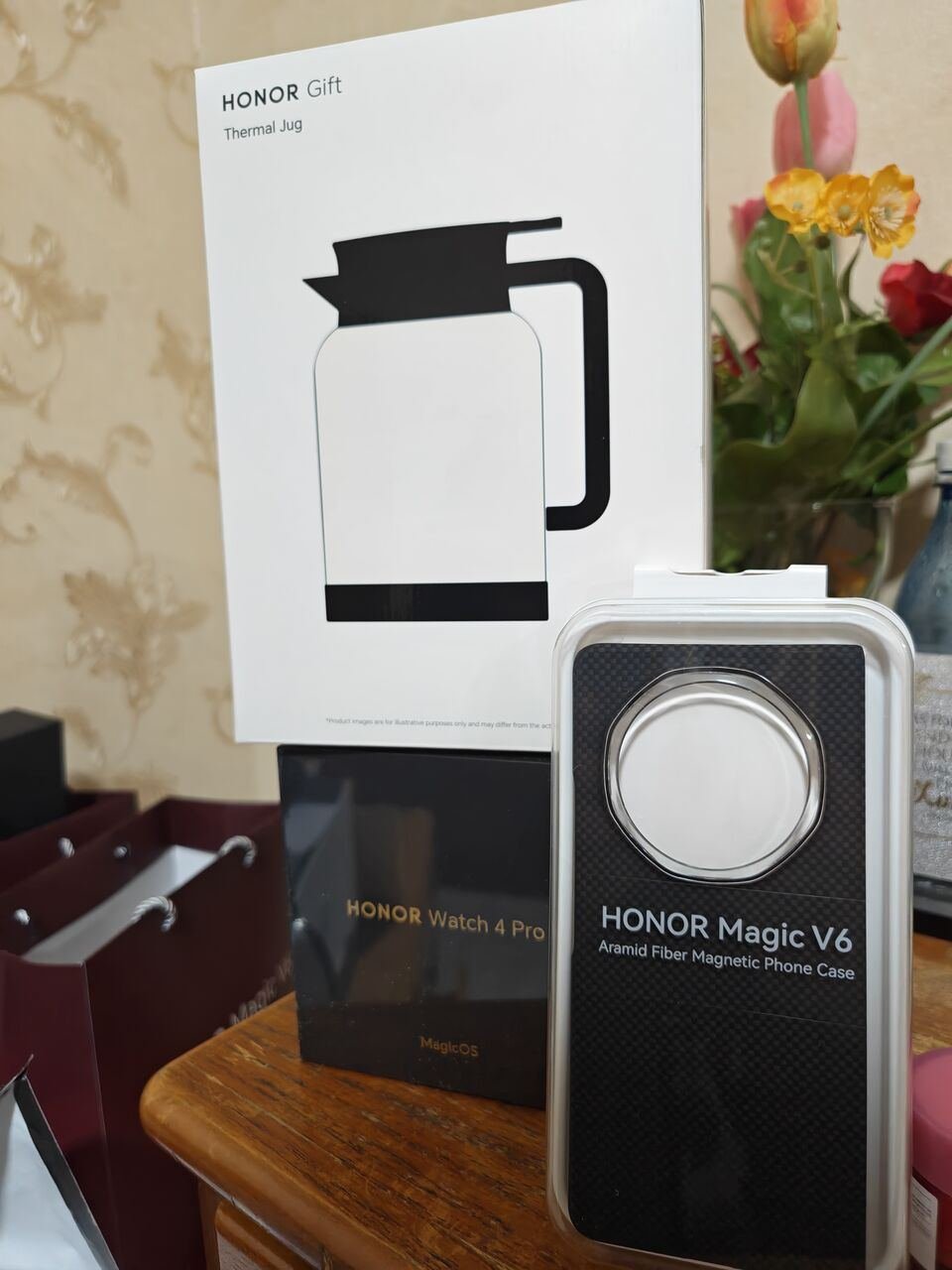 SAR 5700, HONOR MAGIC V6 Fold