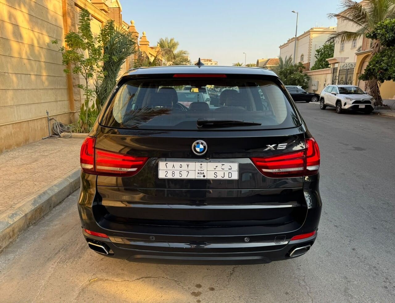 SAR 52000, Bmw X5, 2017, Automatic, 350000 KM, Six Cylinders Twin Turbo Price Negotiable