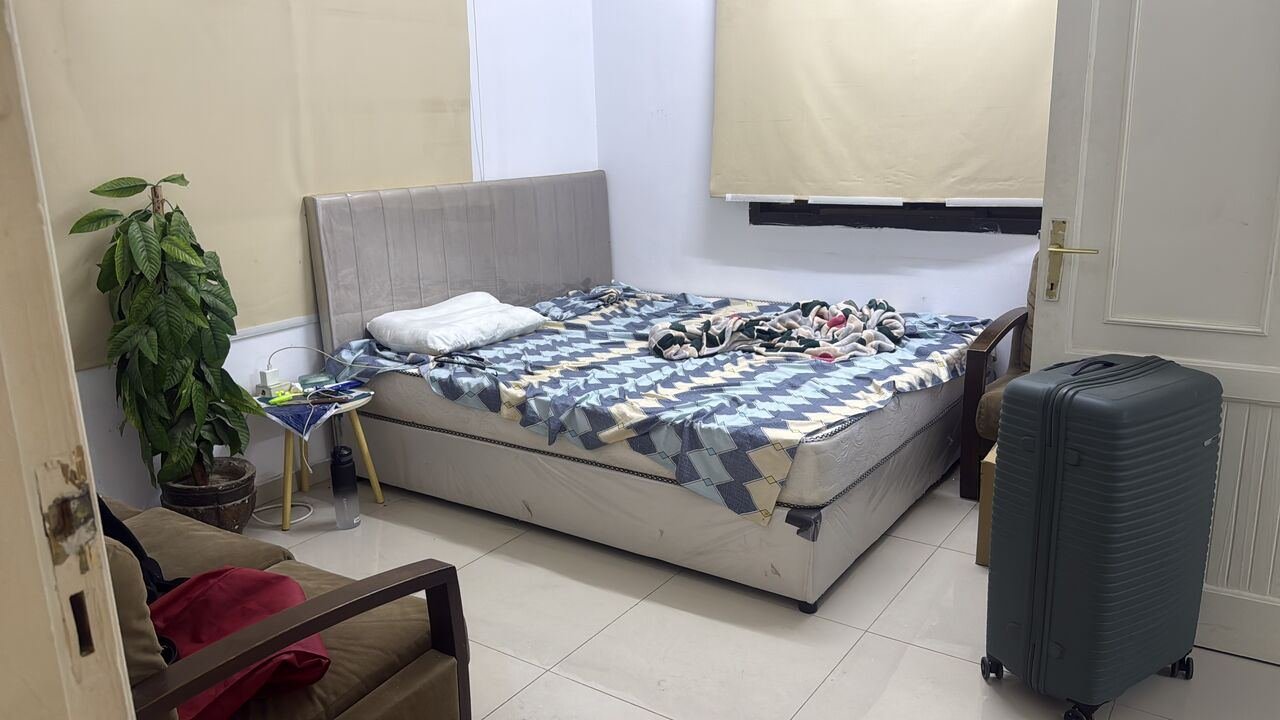 SAR 850/month, Furnished, Furnished Room Available For Rent For Executive Bachelorin Azizia Souq Manara
