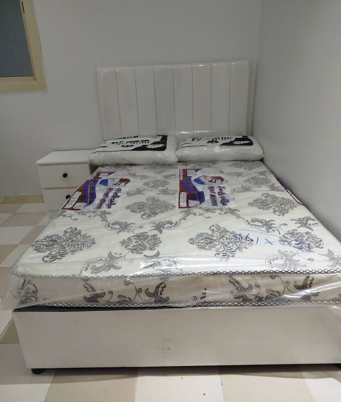 SAR 500, Queen Size Beds Are Available In Multiple Colors And Designs In Low Prices