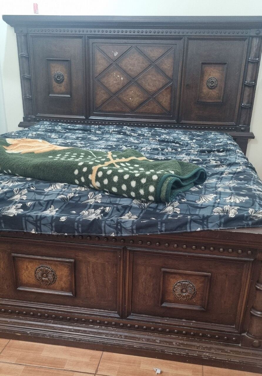 SAR 300, Kingsize Bed For Sale