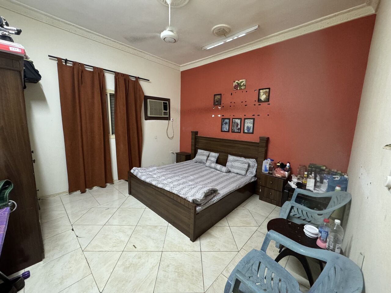 SAR 1200/month, Furnished Room Available For Decent Bachelor