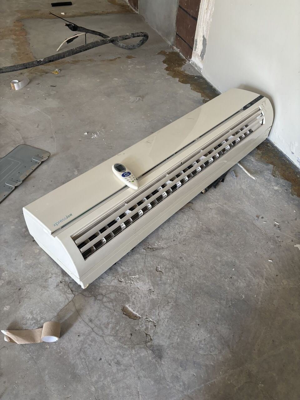 SAR 1, -Ton Carrier Air Conditioner For Sal. 3ton