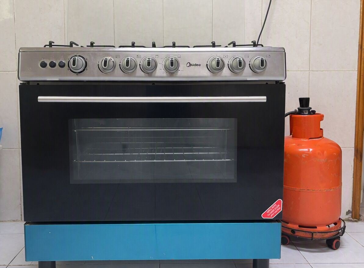 SAR 1000, Cooking Range + 2 Cylinders + Regulator