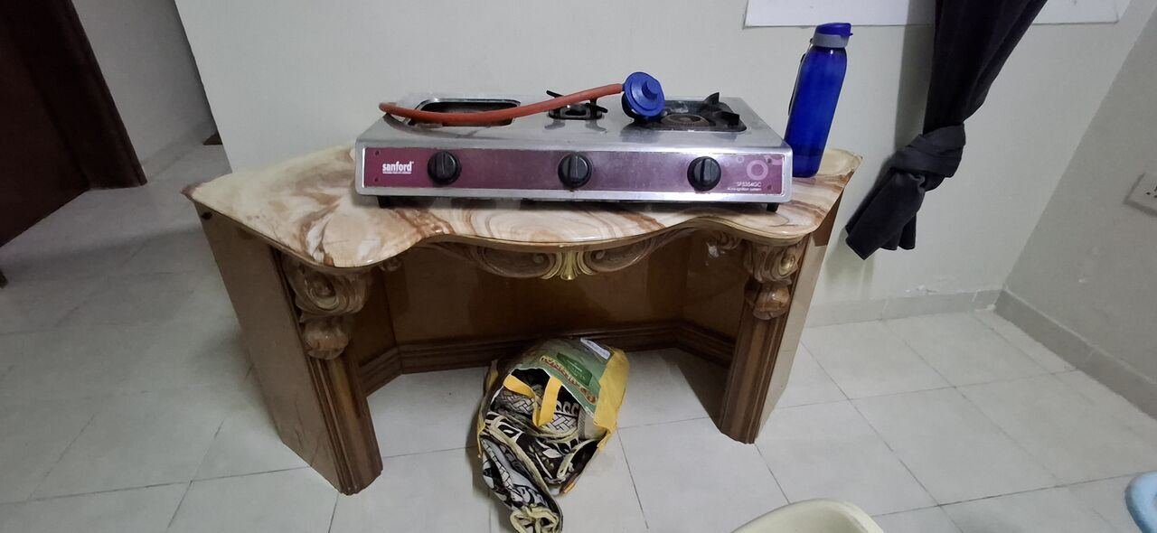 SAR 100, 2 Burner Stove With Regulator And Stove Table