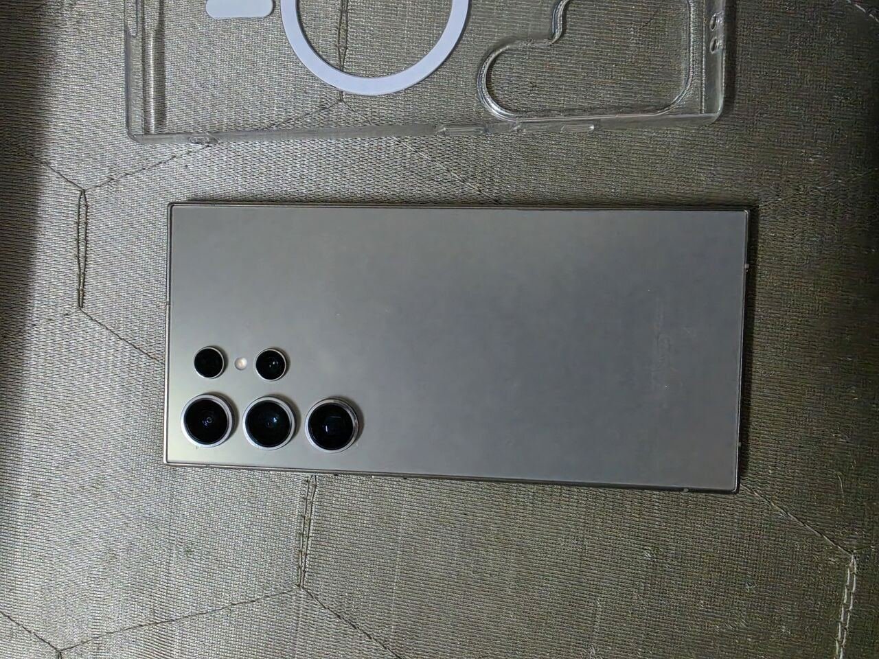 SAR 2800, Samsung S24 Ultra