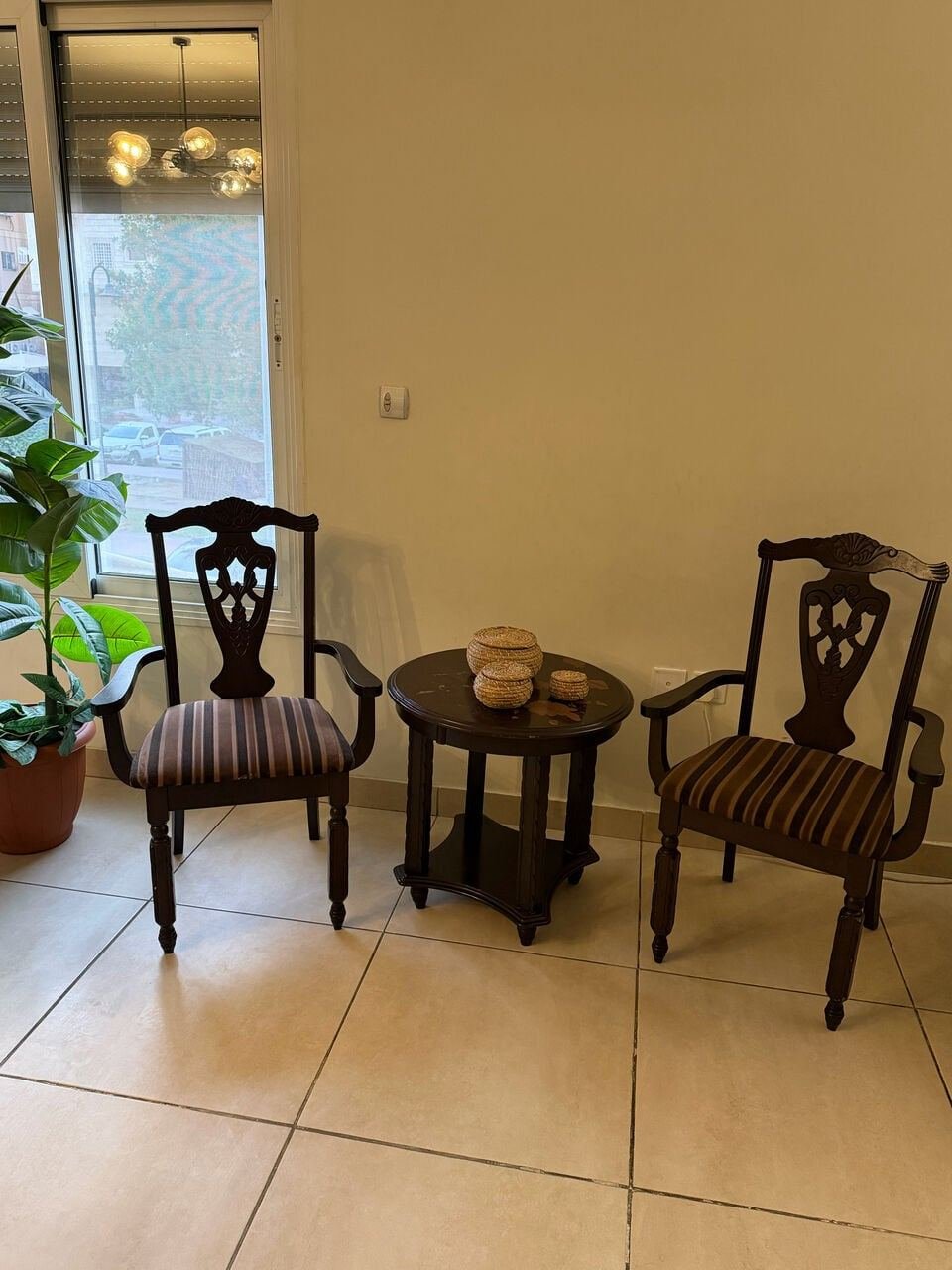 SAR 370, Vintage-style Chairs + Majlis For Two In Very Good Condition