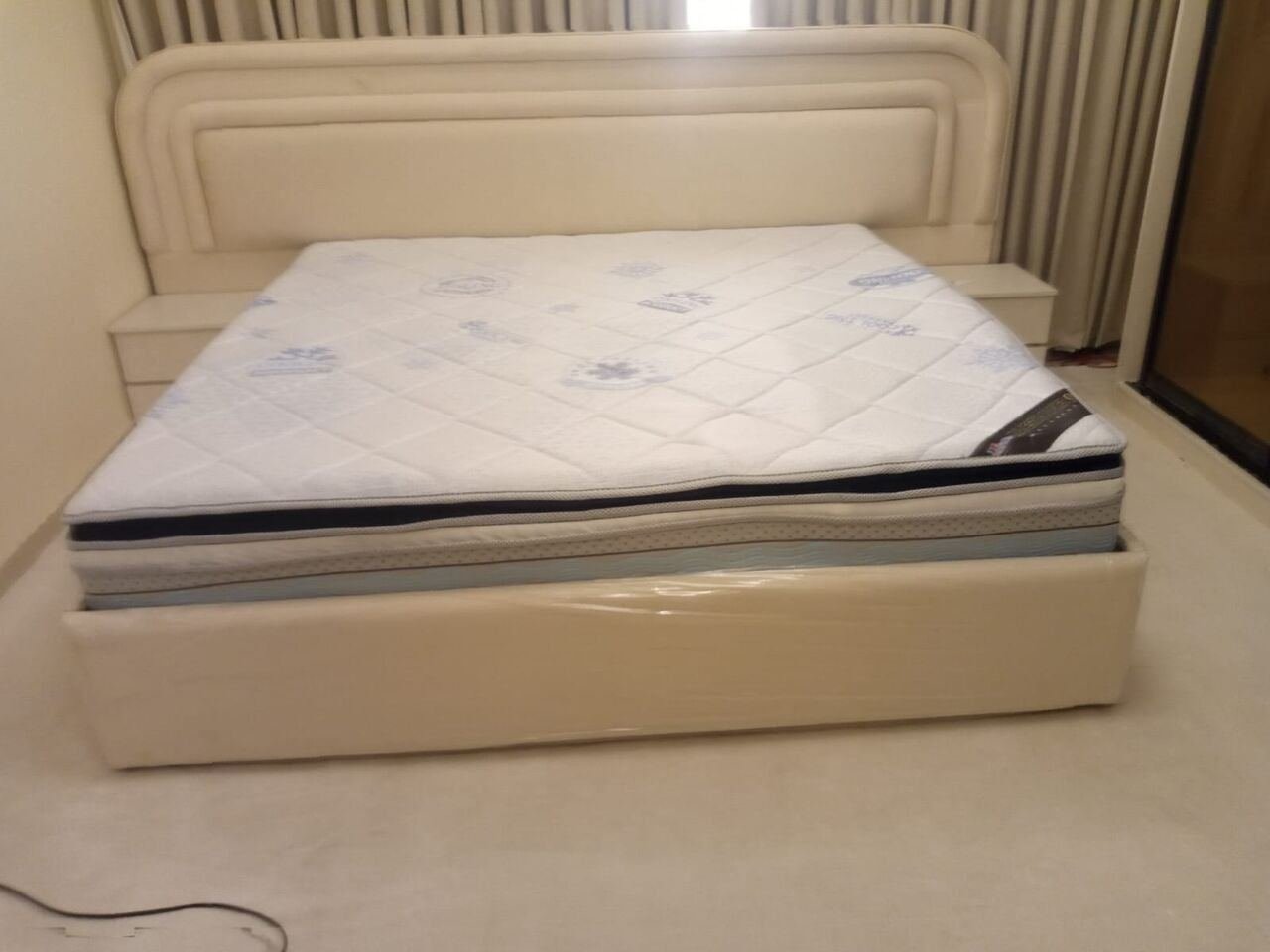 SAR 5, New Stylish And Decent Bedroom Furniture Sets