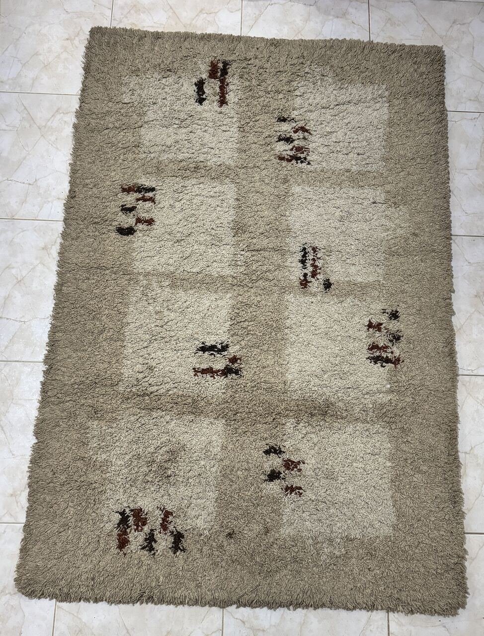 SAR 150, Carpet
