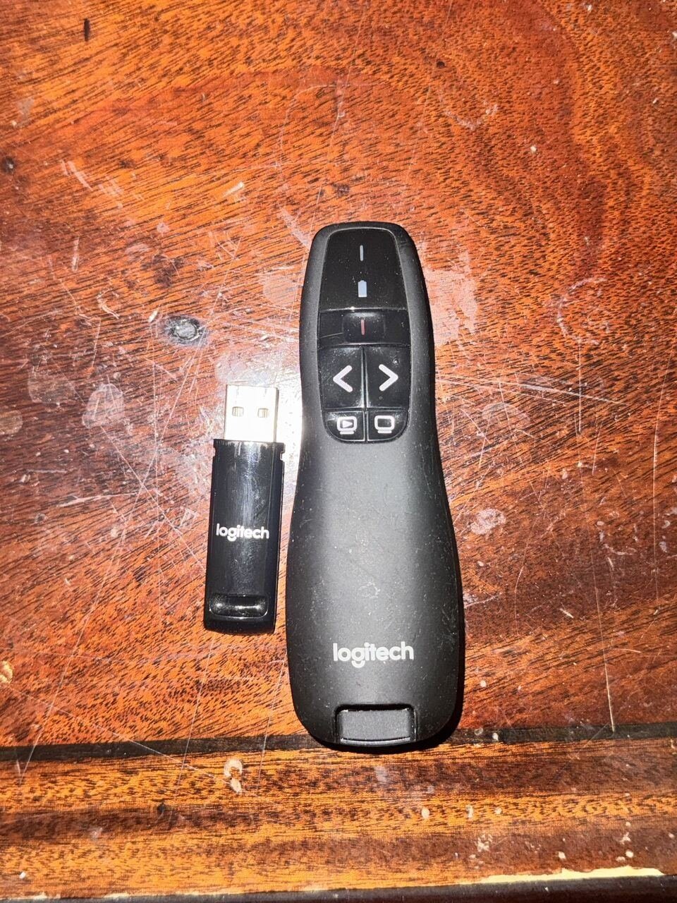 SAR 100, Logitech R400 Wireless Red Light Laser Presentation Remote