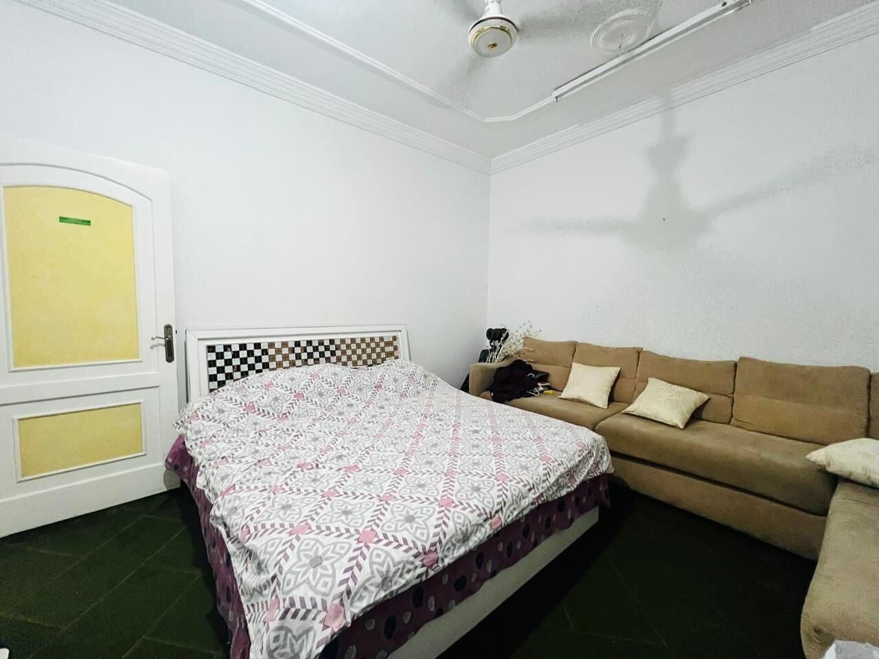 SAR 1800/month, Furnished, Spacious 3BHK And Hall Semi Furnished Flat Available For A Small Family Or Two Bachelors
