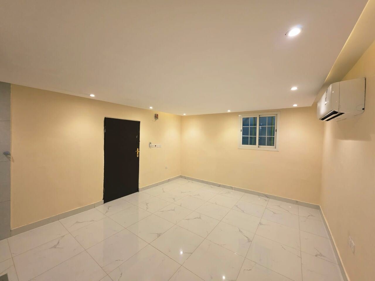 SAR 29500/year, 1 BR, Apartment In Al Malaz (Officers) District, In A Very Prime Location
