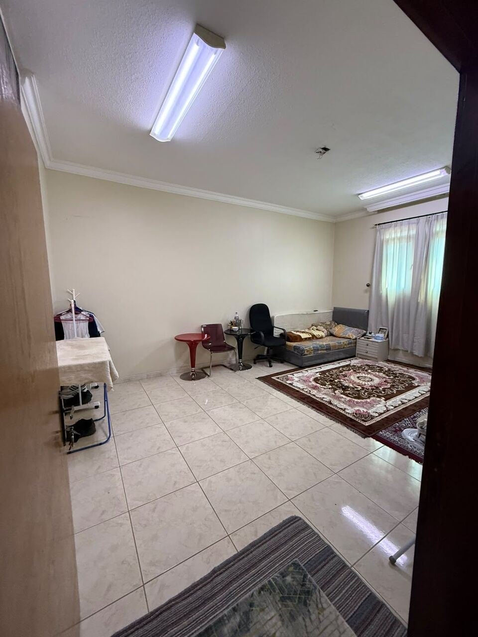 SAR 800/year, Spacious Room Available In Mazruyah Prime Location