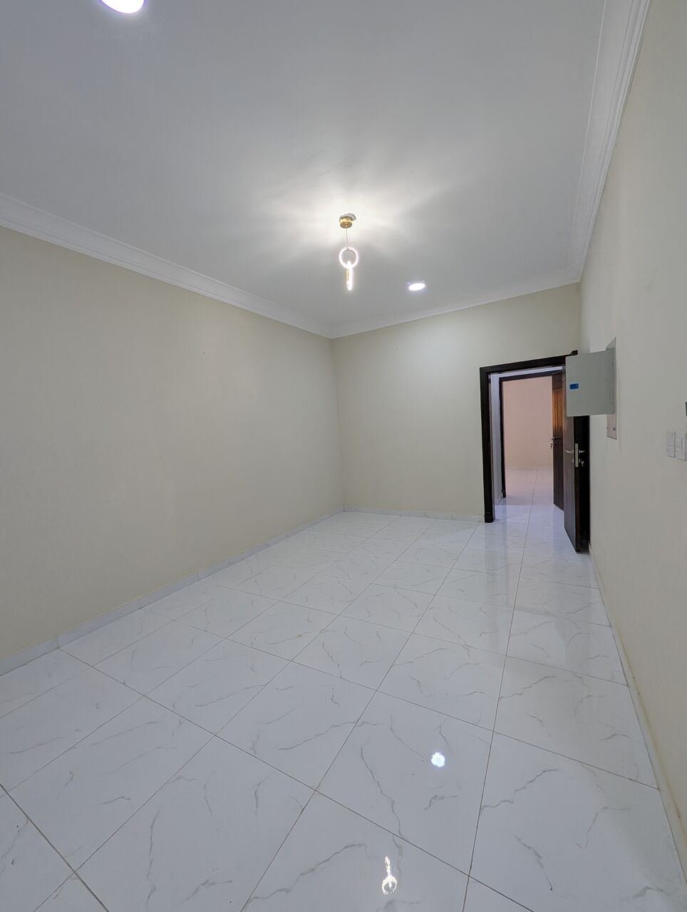 SAR 25600/year, 3 BR, 3 Bedrooms | 3 Bathrooms 1 Kitchen | 1 Living Room 2 Entrances