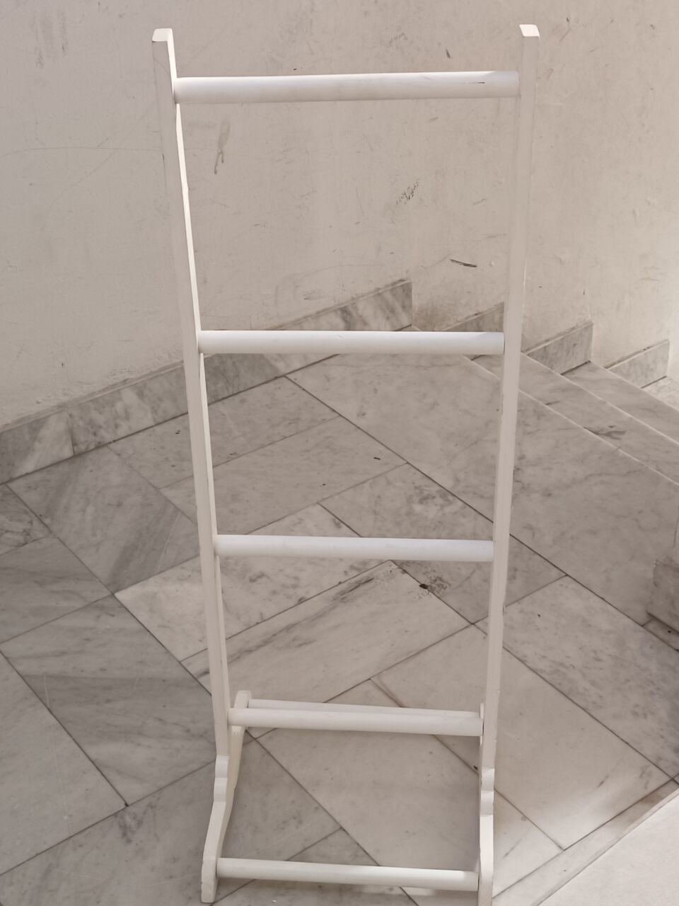 SAR 15, Prayer Rug Holder