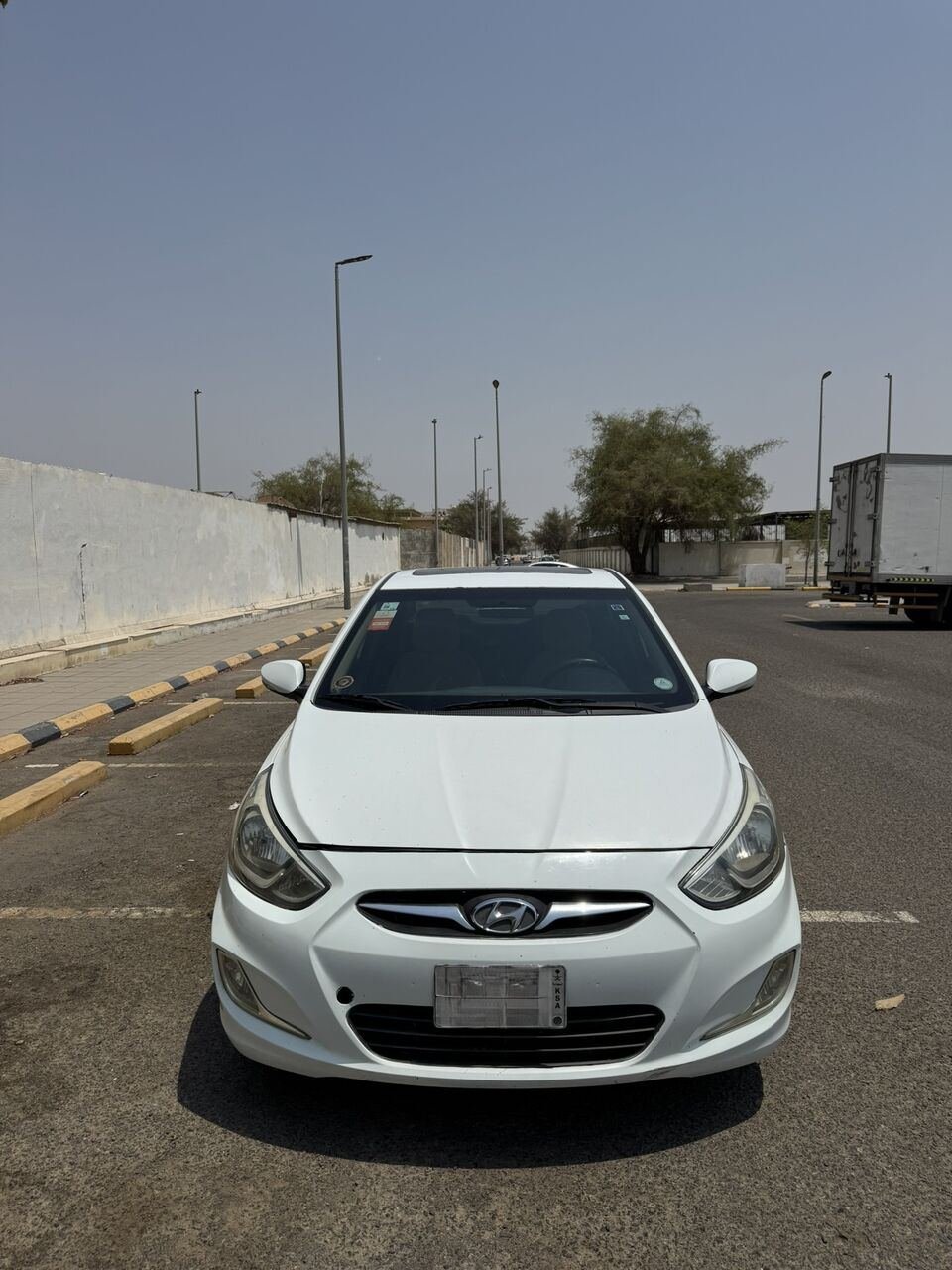 SAR 24000, Hyundai Accent, 2015, Automatic, 310000 KM, – Full Option With Sunroof – For Sale