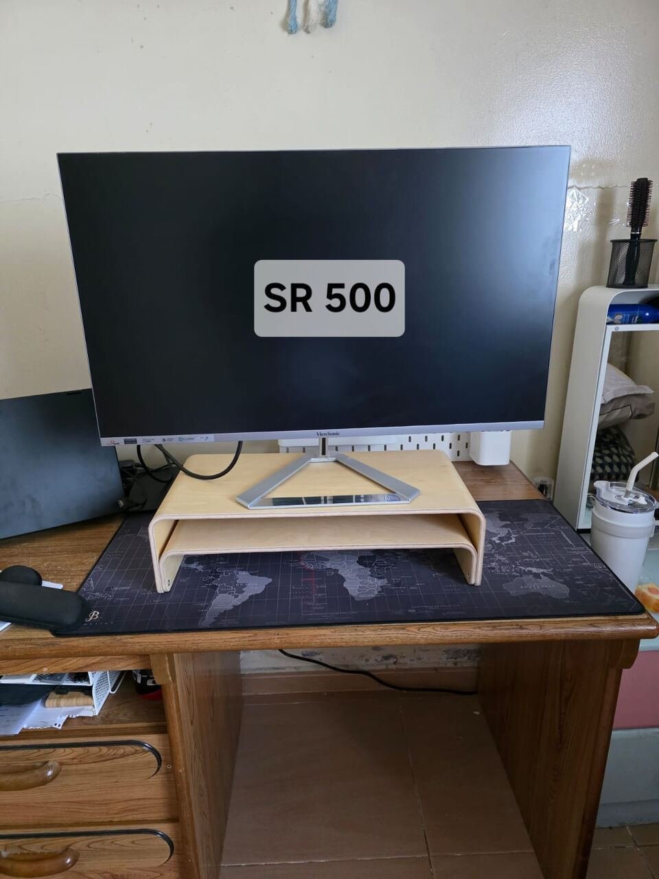 SAR 100, Furniture