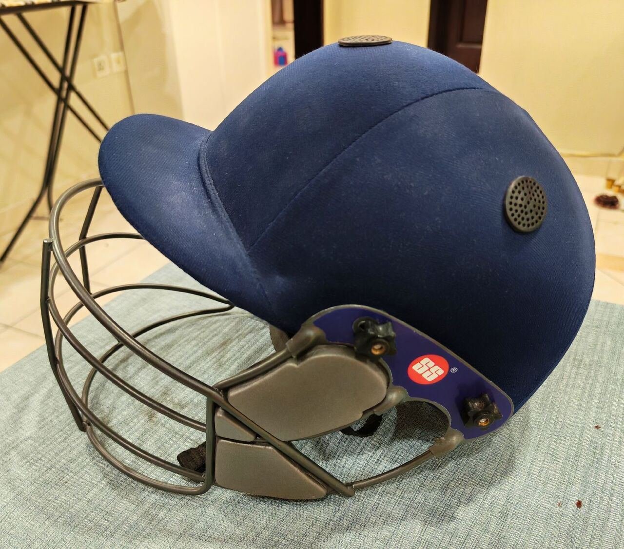 SAR 150, Cricket Helmet, Gloves And Guard.