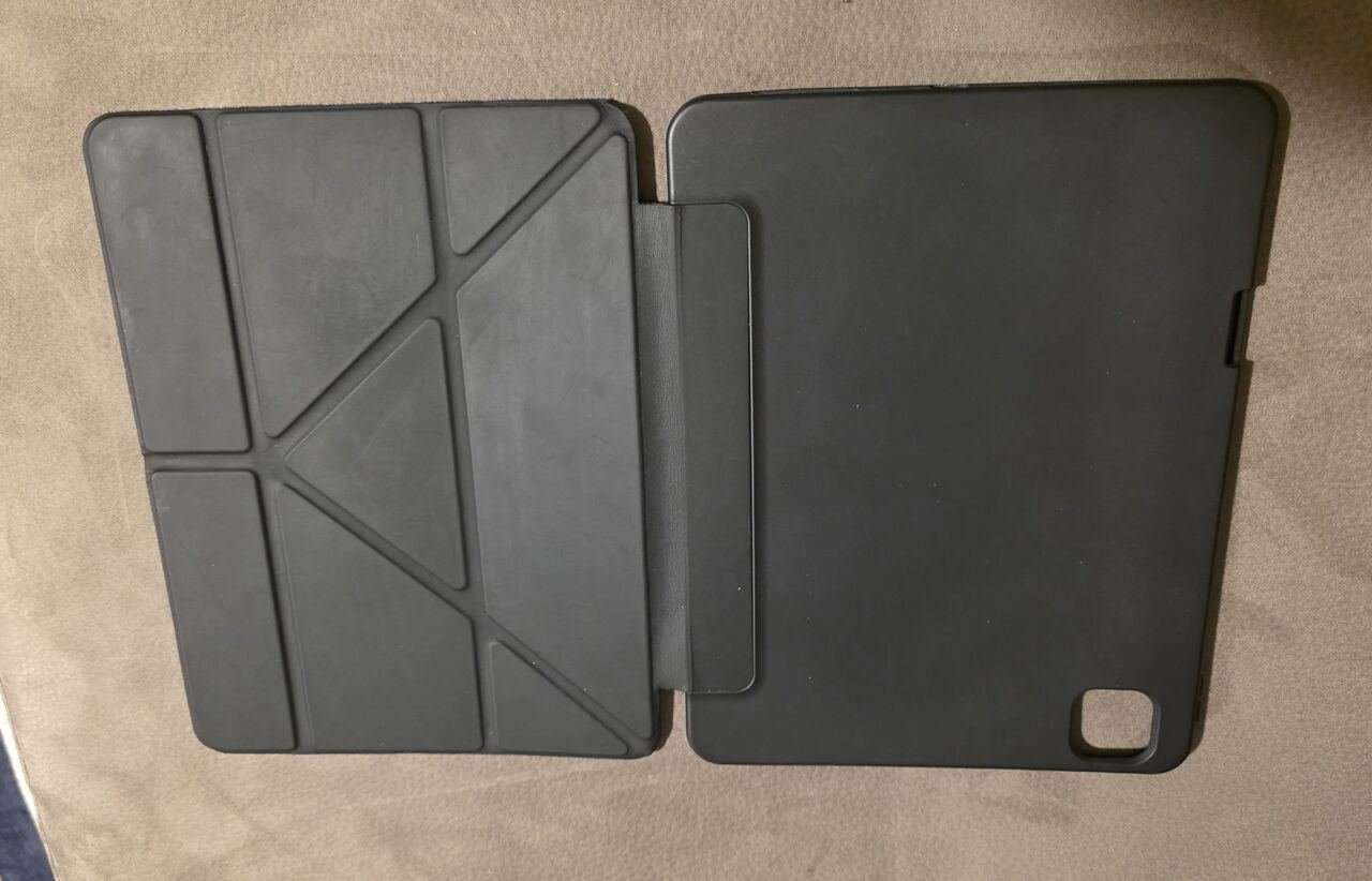 SAR 25, Brand New IPhone And Ipad Covers
