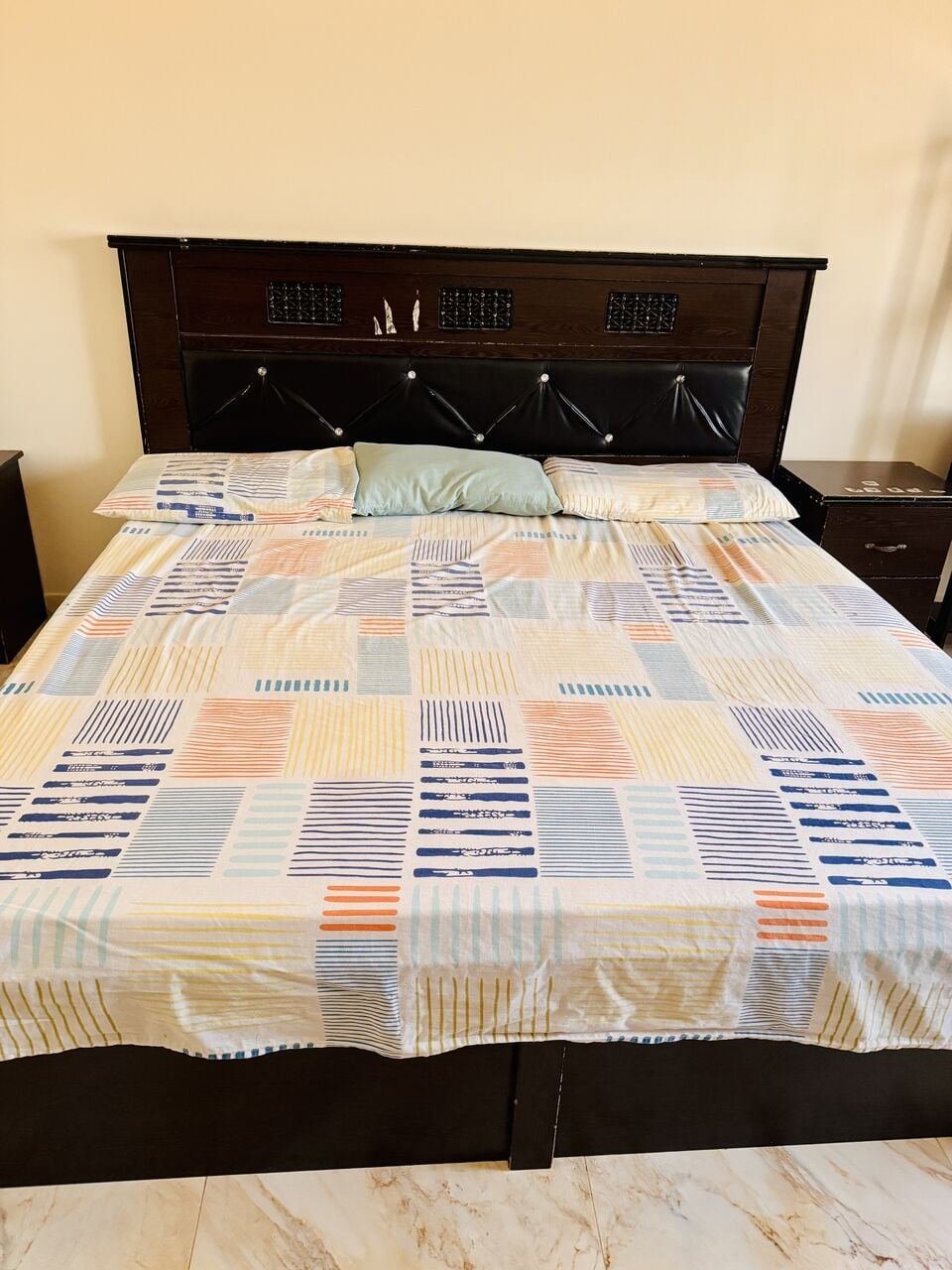 SAR 350, King Size Bed 200 X 200