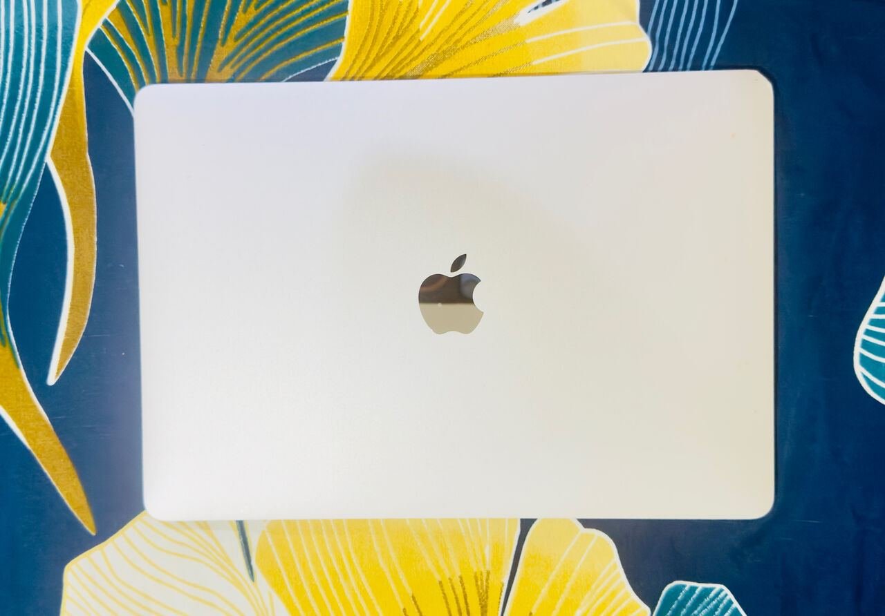 SAR 1500, MacBook Air With 13.3-inch Retina Display, Core I5 Processor/10th Gen/macOS/8GB RAM/512 GB