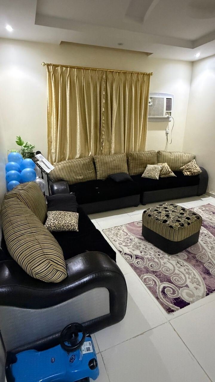 SAR 500, 7 Seater Sofa For Sale