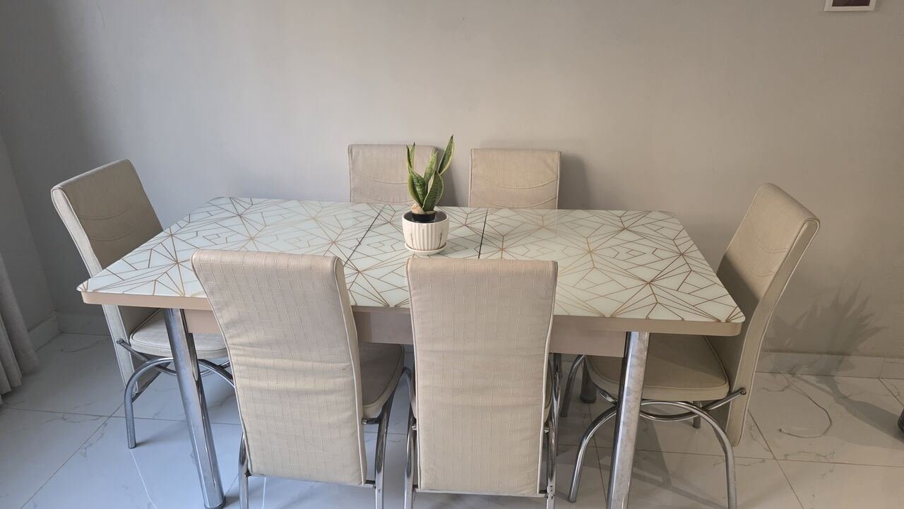 SAR 500, TABLE FOR SALE