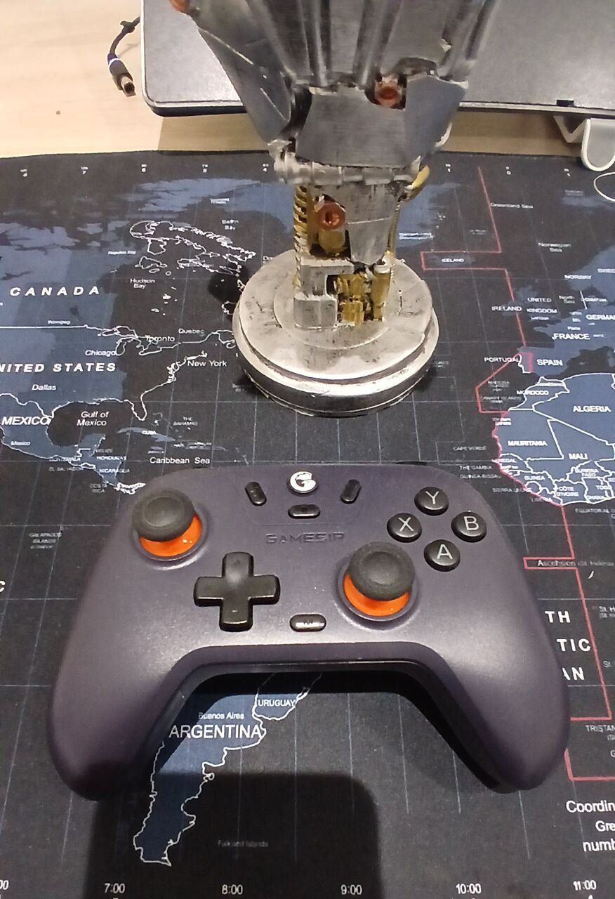 SAR 200, Nova Controller And Hand