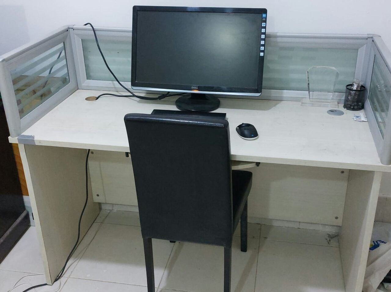 SAR 300, Computer Desk - SR 300 Negotiable