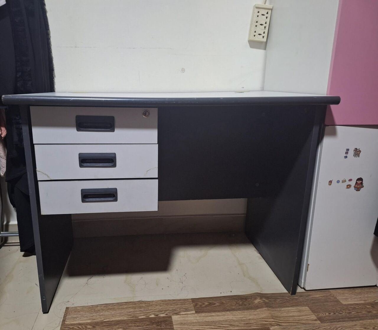 SAR 140, Laptop Or Study Table For Sale (Grey Color)