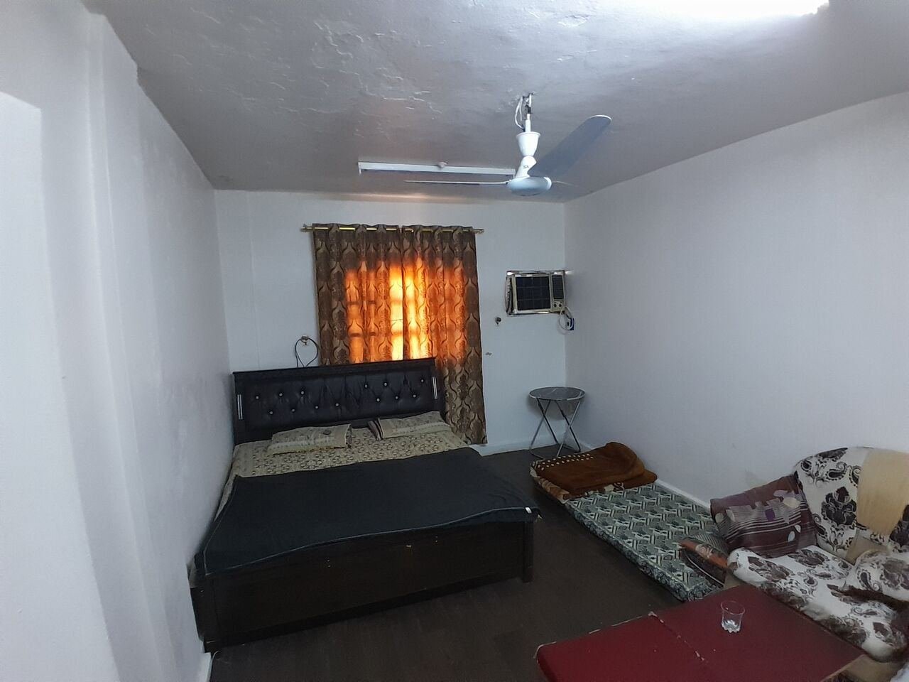 SAR 650/month, Separate Furnished Bedroom With AC ' SOFA ' STUDY Table + Sharing(kitchen'fridge'washroom)