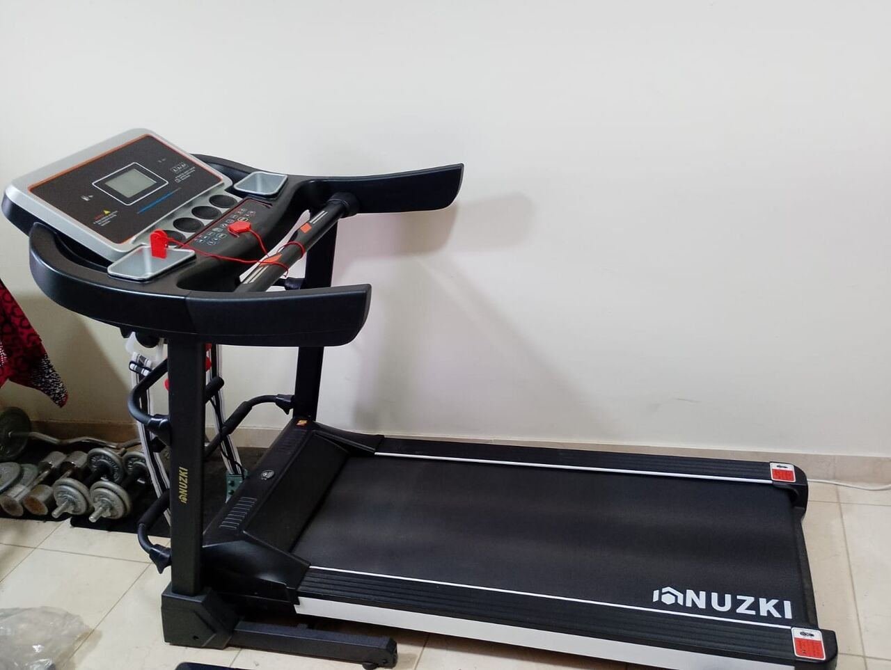 SAR 850, Tread Mill In Excellent Condition For Sale