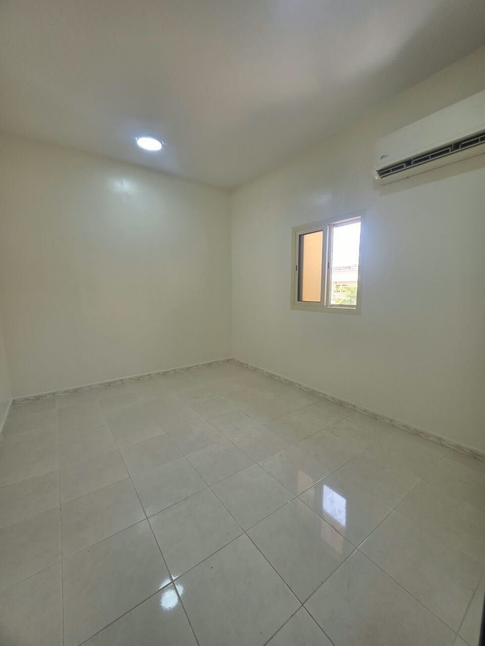 SAR 19600/year, 2 BR, Consists Of:- 2 Bedrooms, A Living Room , 1 Bathrooms, And A Kitchen, Second Floor El