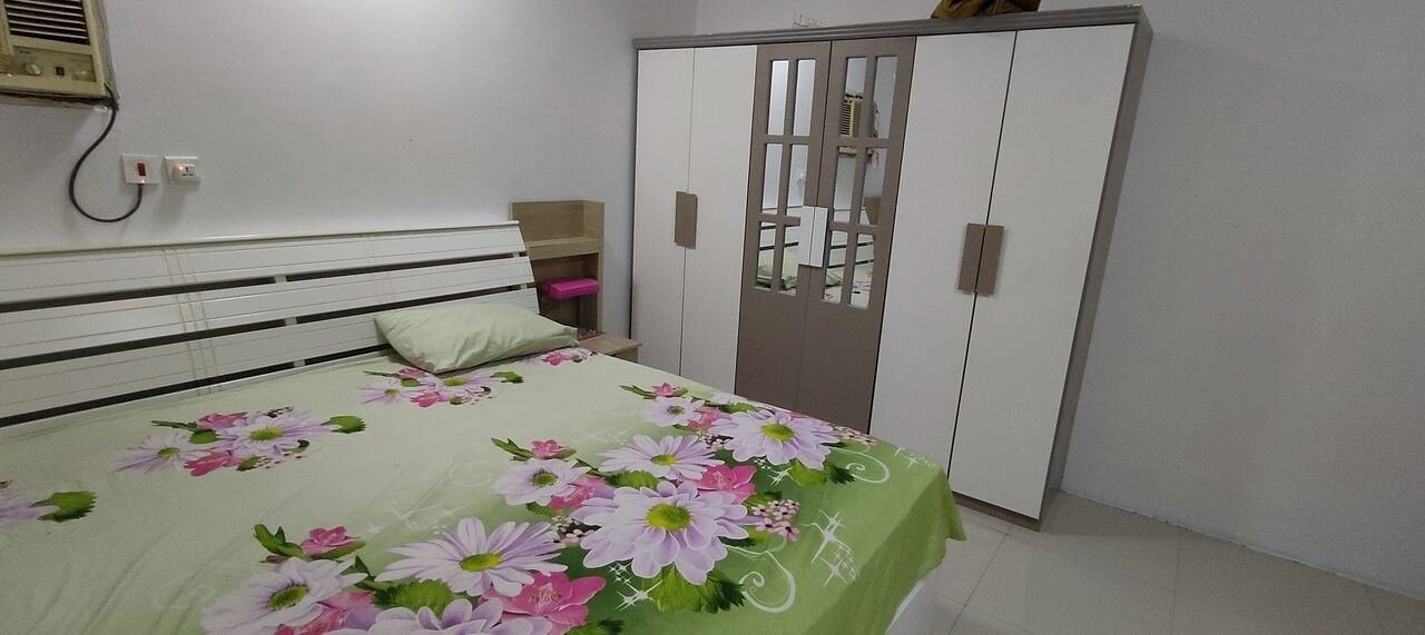 SAR 850/month, 1 BR, Separate Single Furnished Room For Single Exicutive Bachelor In 3 Bhk Apartment