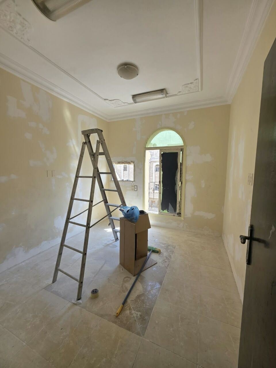 SAR 18600/year, 3 BR, 3 Bedrooms, A Living Room, 2 Bathrooms, And A Kitchen, Second Floor Elevator, Not Availa