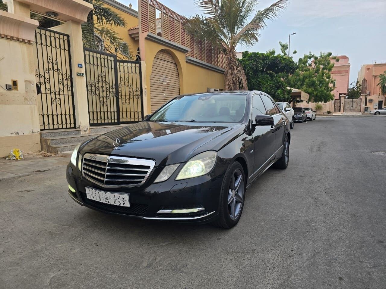 SAR 32000, Mercedes-Benz E-Class, 2011, Automatic, 320000 KM, Mercedes Benz 4 Cylinders Panoramic Roof