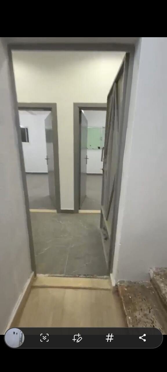 SAR 50000/year, 5 BR, Very Big Size First Floor Whole With Taris 2 To 3 Small Familes Can Sty