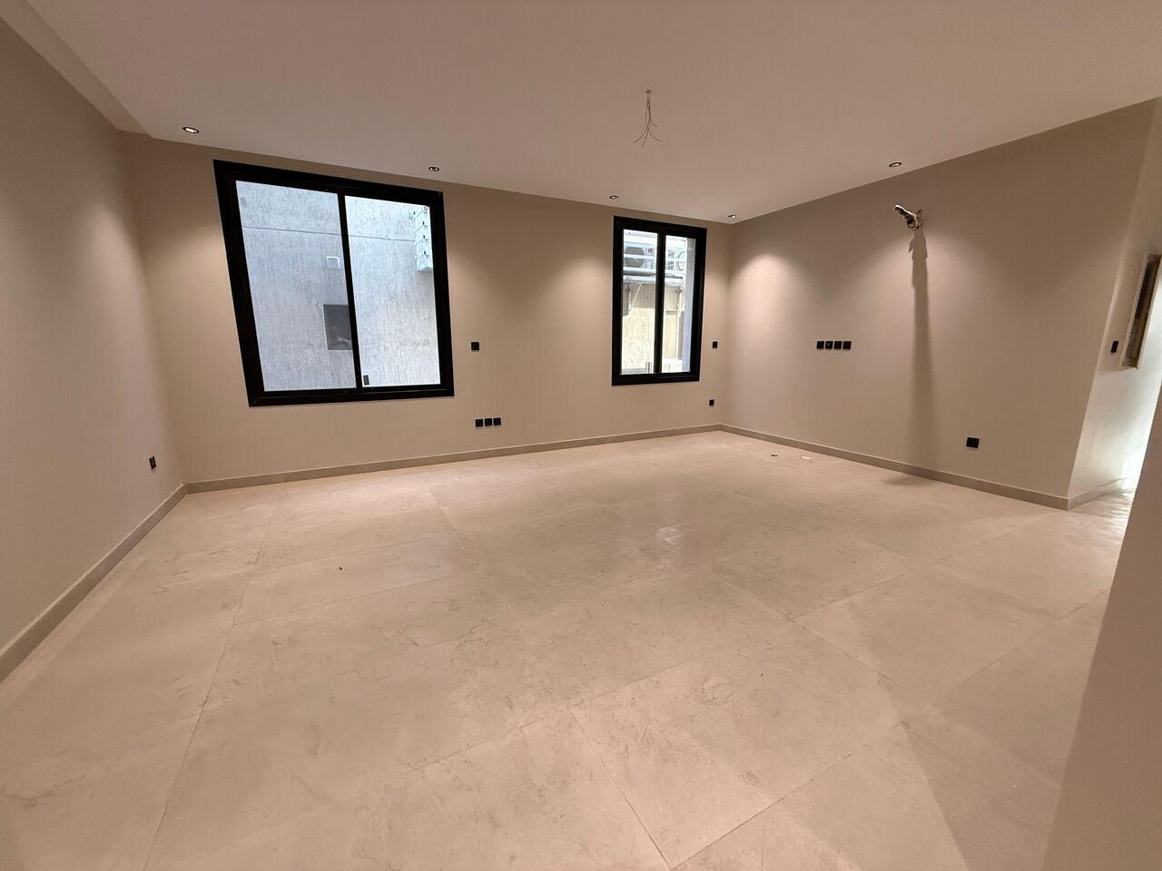 SAR 70000/year, 3 BR, Brand-New Family Apartment With Stunning Park Views — Al Salamah District, Jeddah
